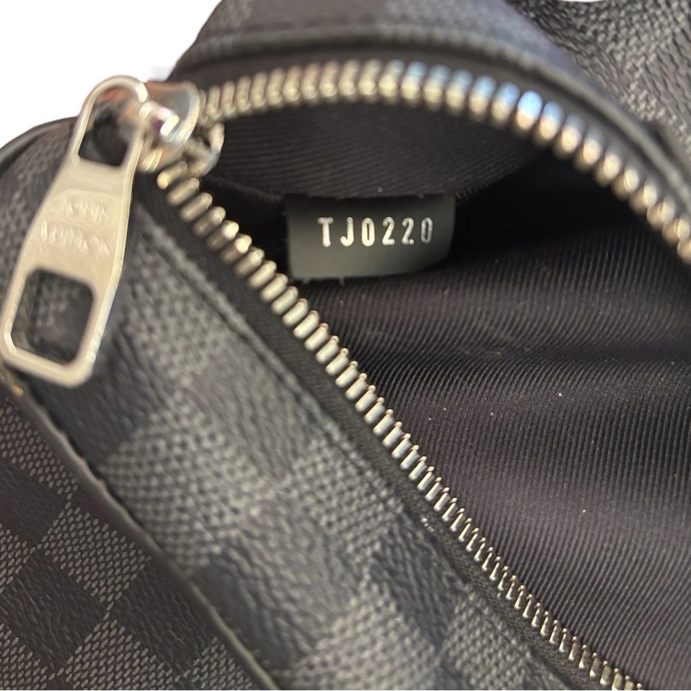 Louis Vuitton
Josh Backpack Leather Travel Bag‎ - Picture 9 of 11